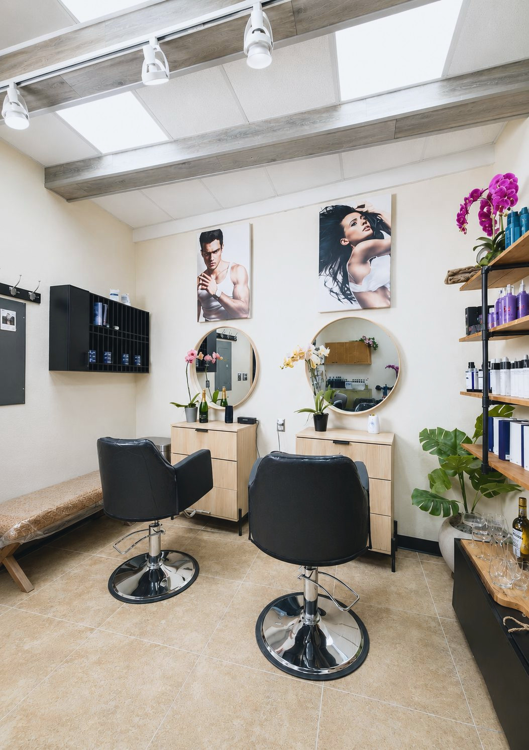Vu Cheveux Studio salon interior
